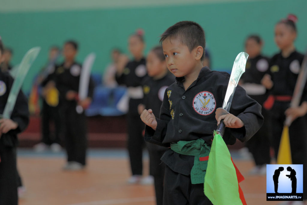vo co truyen vietnam, enfant pratiquant les arts martiaux
